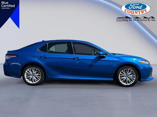 2019 Toyota Camry Hybrid XLE