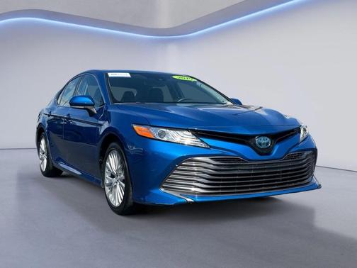 2019 Toyota Camry Hybrid XLE