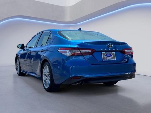 2019 Toyota Camry Hybrid XLE