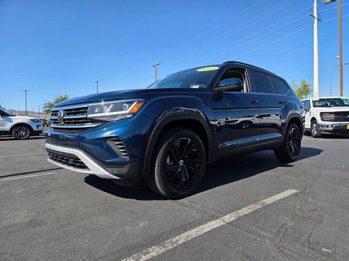 Tourmaline Blue Metallic 2022 Volkswagen Atlas 2.0T SE w/Technology 4MOTION