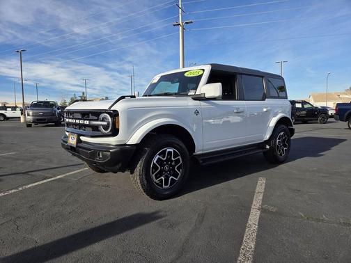 2025 Ford Bronco Outer Banks