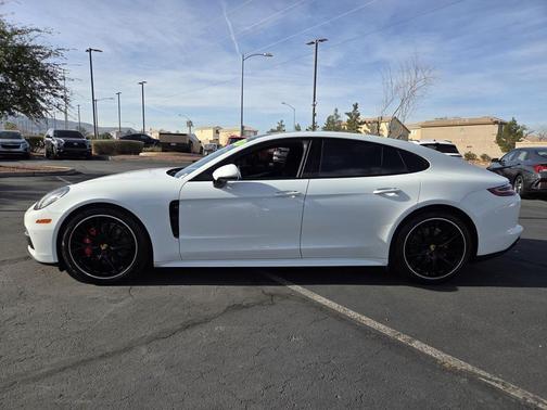 2018 Porsche Panamera 4S