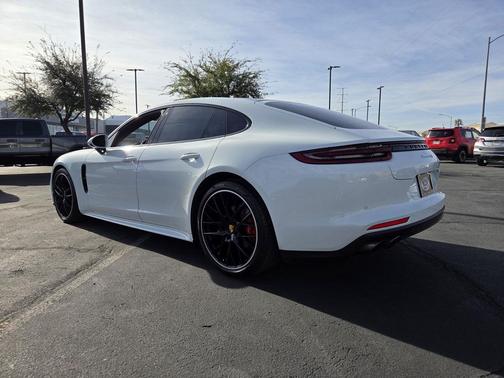 2018 Porsche Panamera 4S
