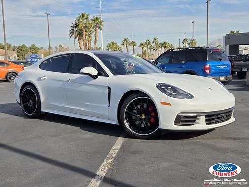 2018 Porsche Panamera 4S