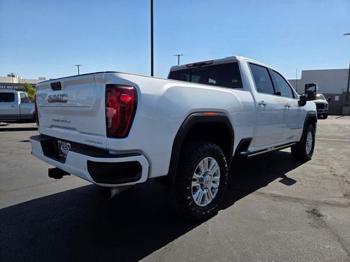 White Frost Tricoat 2023 GMC Sierra 2500 Denali