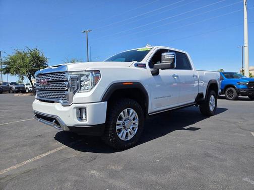 White Frost Tricoat 2023 GMC Sierra 2500 Denali