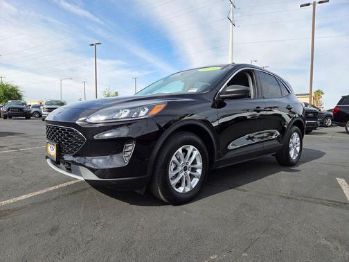 Agate Black Metallic 2022 Ford Escape SE