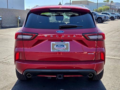 Rapid Red Metallic Tinted Clearcoat 2024 Ford Escape ST-Line Elite