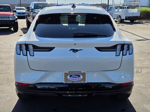 Star White Metallic Tri-Coat 2024 Ford Mustang Mach-E Premium