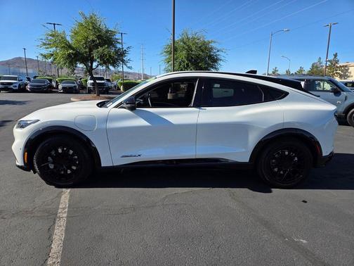 Star White Metallic Tri-Coat 2024 Ford Mustang Mach-E Premium