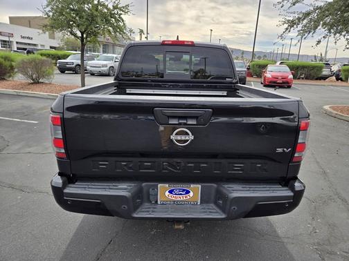 2022 Nissan Frontier SV