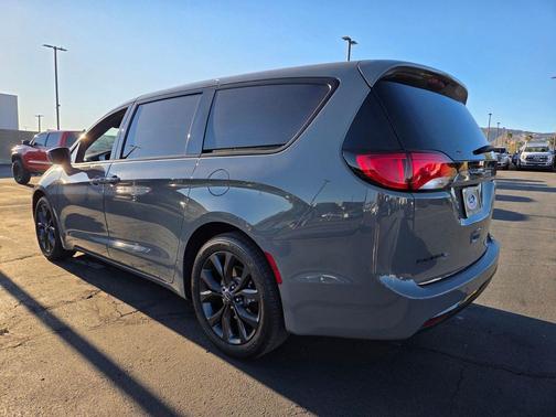 2020 Chrysler Pacifica Touring