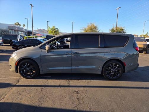 2020 Chrysler Pacifica Touring