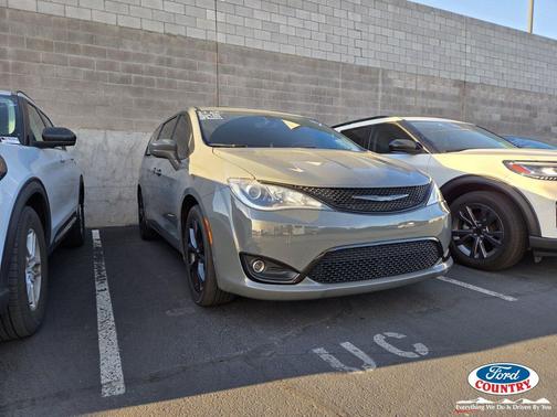 2020 Chrysler Pacifica Touring