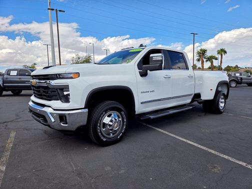 Summit White 2025 Chevrolet Silverado 3500 LT