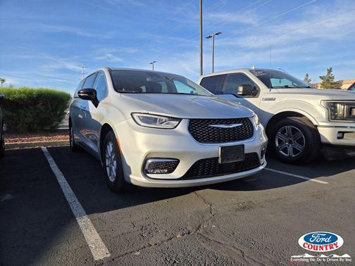 Silver Mist Clearcoat 2024 Chrysler Pacifica Touring L