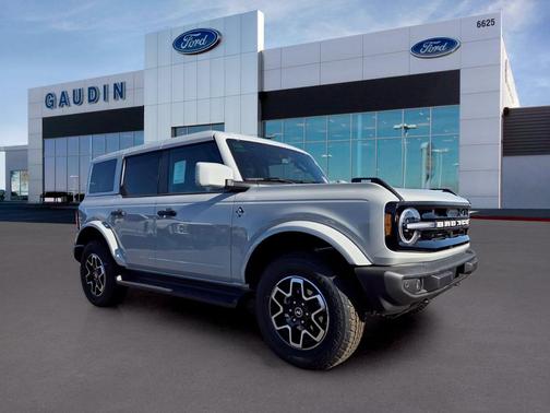 Avalanche Gray 2026 Ford Bronco Outer Banks
