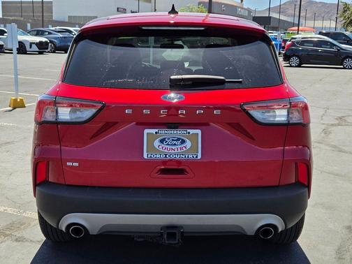 Rapid Red Metallic Tinted Clearcoat 2022 Ford Escape SE
