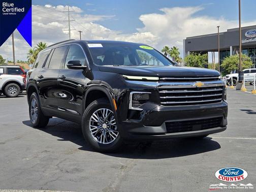 Mosaic Black Metallic 2025 Chevrolet Traverse LT