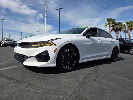 Glacial White Pearl 2022 Kia K5 GT-Line