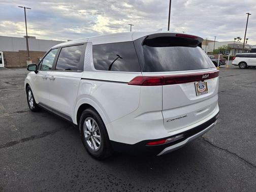 Snow White Pearl 2022 Kia Carnival LXS