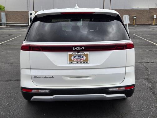 Snow White Pearl 2022 Kia Carnival LXS