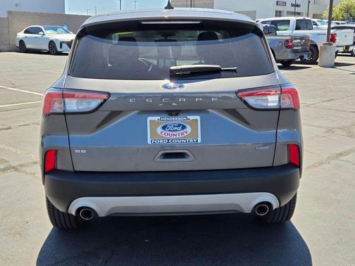 Carbonized Gray Metallic 2021 Ford Escape SE