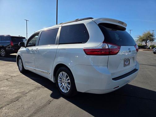 2017 Toyota Sienna SE