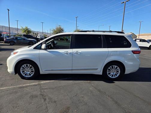 2017 Toyota Sienna SE