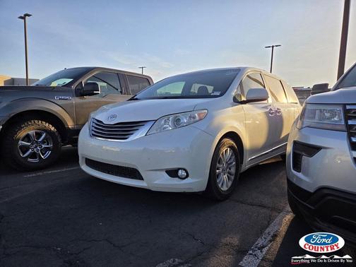 2017 Toyota Sienna SE