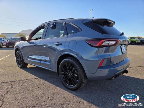 2026 Ford Escape ST-Line Elite