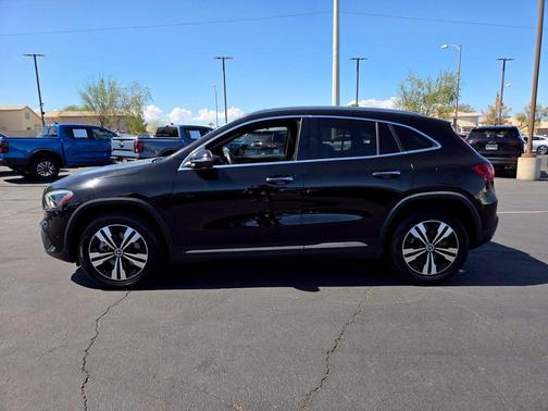 Night Black 2025 Mercedes-Benz GLA 250 4MATIC