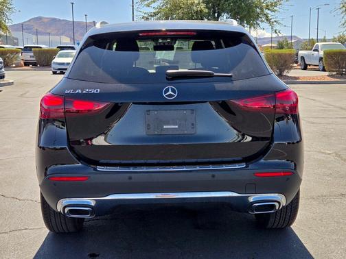 Night Black 2025 Mercedes-Benz GLA 250 4MATIC