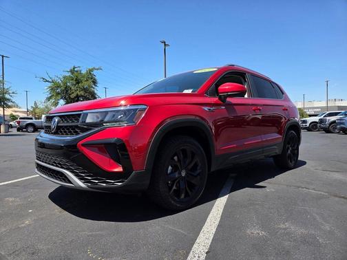 Kings Red Metallic 2022 Volkswagen Taos 1.5T SE