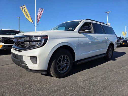 Star White Metallic Tri-Coat 2026 Ford Expedition Max Active 4x4