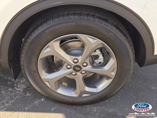 Star White Metallic Tri-Coat 2026 Ford Escape ST-Line