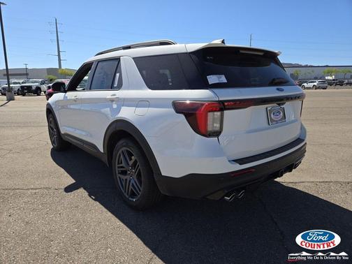 Star White Metallic Tri-Coat 2026 Ford Explorer ST