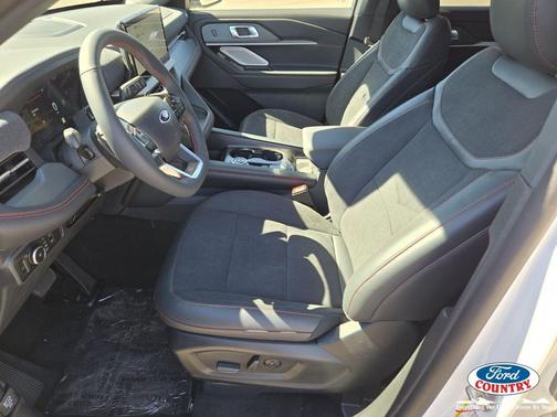 Star White Metallic Tri-Coat 2026 Ford Explorer ST