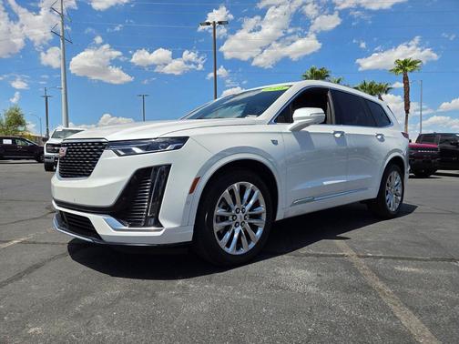 Crystal White Tricoat 2025 Cadillac XT6 Premium Luxury FWD
