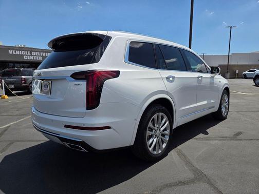 Crystal White Tricoat 2025 Cadillac XT6 Premium Luxury FWD