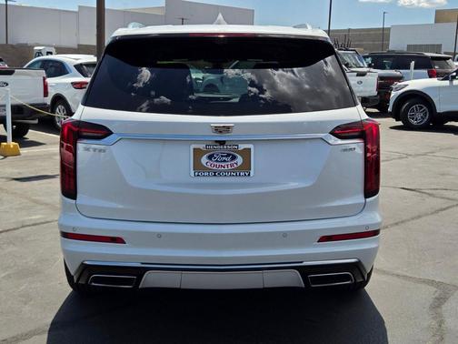Crystal White Tricoat 2025 Cadillac XT6 Premium Luxury FWD