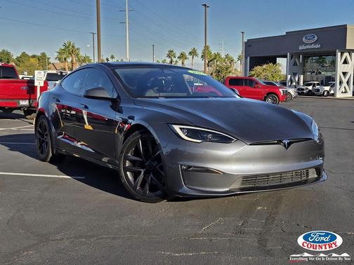 2022 Tesla Model S Plaid