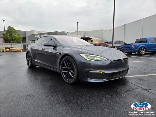 2022 Tesla Model S Plaid