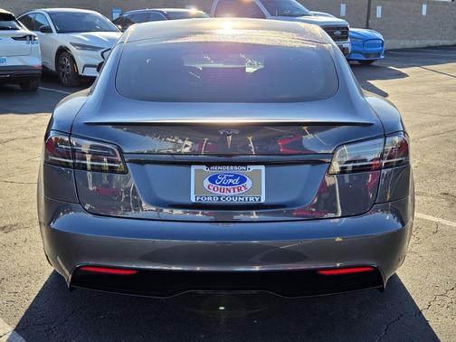 2022 Tesla Model S Plaid