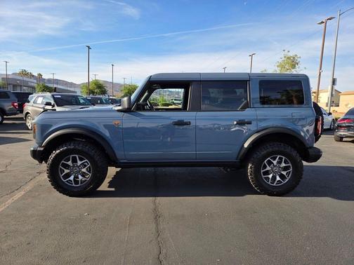 Azure Gray Metallic Tri-Coat 2025 Ford Bronco Badlands