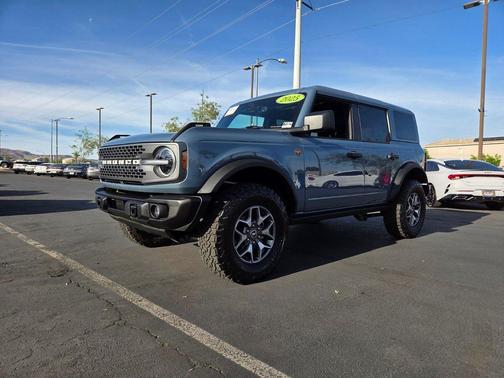 Azure Gray Metallic Tri-Coat 2025 Ford Bronco Badlands