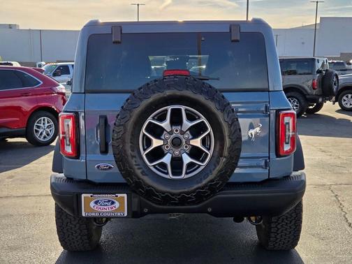 Azure Gray Metallic Tri-Coat 2025 Ford Bronco Badlands