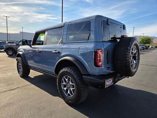 Azure Gray Metallic Tri-Coat 2025 Ford Bronco Badlands
