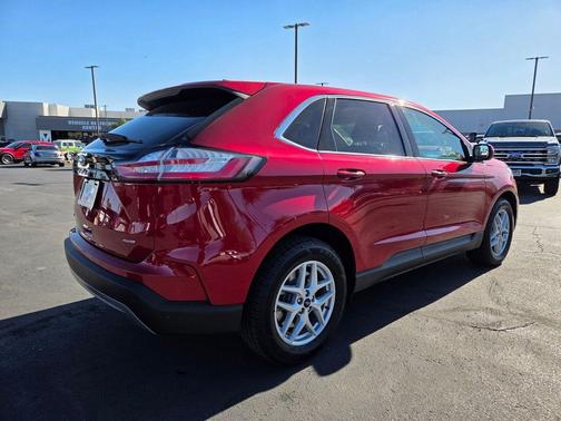 Rapid Red Metallic Tinted Clearcoat 2022 Ford Edge SEL