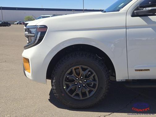 Star White Metallic Tri-Coat 2027 Ford Expedition Tremor